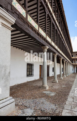 Place principale de 17e siècle à Tembleque, province de Tolède, Castille la Manche, Espagne Banque D'Images