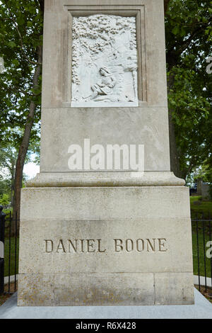 Pierre tombale à la tombe de Daniel Boone, un célèbre pionnier américain, explorer, et pionnier Banque D'Images