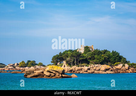 Côte de l'Atlantique en Bretagne à ploumanach,France Banque D'Images