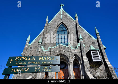 Une vue de la façade de l'Église catholique de l'église en pierre Stella Maris sur la promenade Bayside à Saint John New Brunswick Canada. Banque D'Images
