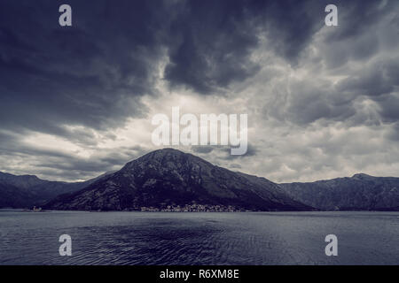 Baie de Kotor paysage spectaculaire Banque D'Images