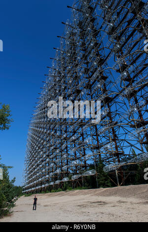 Duga, un soviétique au-delà de l'horizon du système radar utilisé dans le cadre de la défense antimissile soviétique d'un réseau de radars d'alerte rapide, près de Tchernobyl. Il fonctionne à partir de Banque D'Images