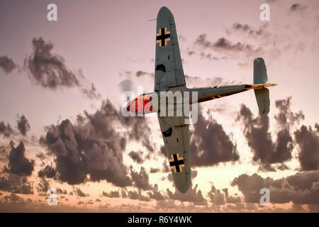 Messerschmitt Bf 109G au coucher du soleil Banque D'Images