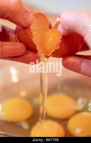 Oeufs d'ouverture Banque D'Images