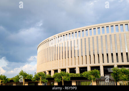 Stade de Krasnodar dans la ville de Krasnodar. L'architecture du stade moderne, la vue depuis l'entrée avant. Banque D'Images