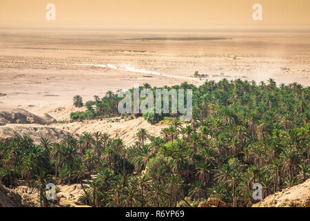 Chebika oasis de montagne à la frontière du Sahara occidental,Tunisie,Afrique Banque D'Images