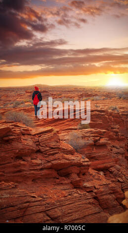 Girl standing in the Grand Canyon Banque D'Images