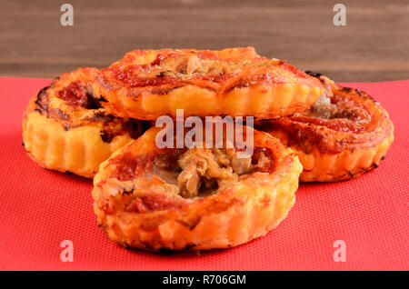 Pizza - finger food in restaurant Banque D'Images