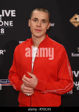 Bochum, Allemagne. 06 Dec, 2018. Le musicien Felix (Transdanubie occidentale (vient à la cérémonie de remise des prix de la 1Live couronne dans la Jahrhunderthalle . Credit : Henning Kaiser/dpa/Alamy Live News Banque D'Images