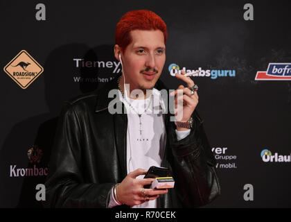 Bochum, Allemagne. 06 Dec, 2018. Rin rappeur vient à la cérémonie de remise des prix de la 1Live couronne dans la Jahrhunderthalle. Credit : Henning Kaiser/dpa/Alamy Live News Banque D'Images