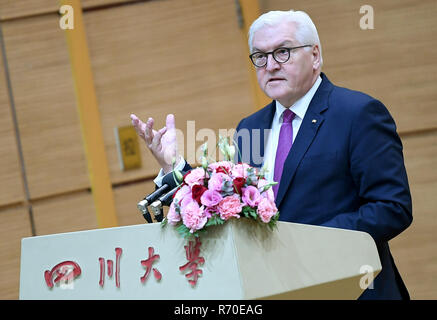 Chengdu, Chine. 07Th Nov, 2018. Président fédéral Frank-Walter Steinmeier exprime à l'Université de Sichuan. À l'occasion d'un voyage de six jours en Chine, Président fédéral Steinmeier rend une visite d'État à Chengdu. Credit : Britta Pedersen/dpa-Zentralbild/dpa/Alamy Live News Banque D'Images