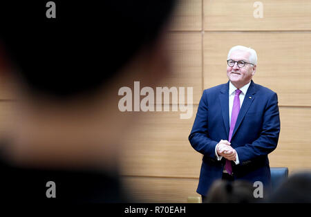 Chengdu, Chine. 07Th Nov, 2018. Président fédéral Frank-Walter Steinmeier exprime à l'Université de Sichuan. À l'occasion d'un voyage de six jours en Chine, Président fédéral Steinmeier rend une visite d'État à Chengdu. Credit : Britta Pedersen/dpa-Zentralbild/dpa/Alamy Live News Banque D'Images