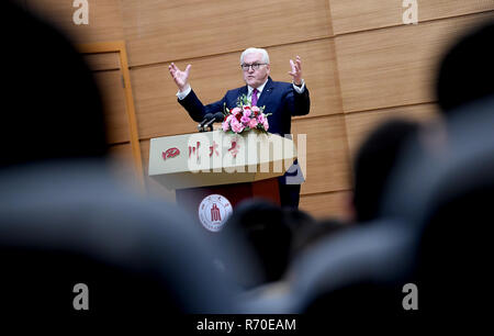 Chengdu, Chine. 07Th Nov, 2018. Président fédéral Frank-Walter Steinmeier exprime à l'Université de Sichuan. À l'occasion d'un voyage de six jours en Chine, Président fédéral Steinmeier rend une visite d'État à Chengdu. Credit : Britta Pedersen/dpa-Zentralbild/dpa/Alamy Live News Banque D'Images