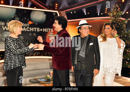 Munich, Allemagne. Le 05 mai 2018. Carmen Nebel, Rolando Villazón, Al Bano et Romina Power à la ZDF TV gala don 'la plus belle' Weihaftertshits en direct de l'Oceanis Studios Geiselgasteig. Munich, 05.12.2018 | Conditions de crédit dans le monde entier : dpa/Alamy Live News Banque D'Images