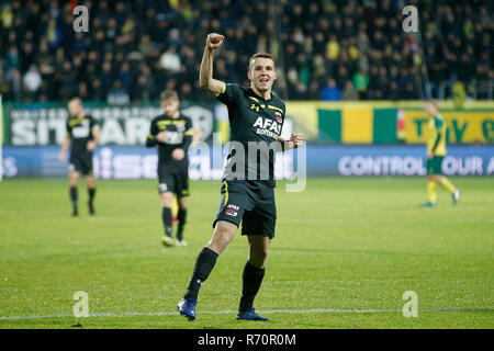 Sittard, Linburg, Pays-Bas. 7 décembre 2018, la saison 2018-2019 de l'Eredivisie., 07-12-2018, Fortuna Sittard Stadium, AZ player Oussama Idrissi partitions et célébrer le 0-2 pendant le jeu Fortuna Sittard - AZ. Credit : Pro Shots/Alamy Live News Banque D'Images