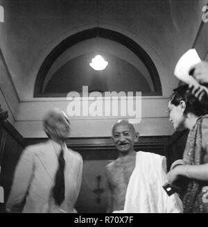 Mahatma Gandhi avec le chef musulman Muhammed Ali Jinnah à Bombay, Mumbai, Maharashtra, Inde, septembre 1944, ancienne image vintage du 1900 Banque D'Images