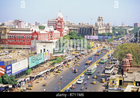 La circulation à proximité de la gare centrale de Chennai, Chennai, Tamil Nadu, Inde Banque D'Images