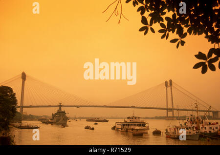 Nouveau Howrah Bridge (Vidyasagar Setu) sur la rivière Hooghly, Calcutta dans le Bengale occidental, Inde Banque D'Images