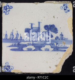 Tuile de scène, bleu avec paysage avec maisons, spider, motif d'angle mural en céramique poterie céramique sculpture mosaïque glaze, au four 2x vitrage peint Rotterdam Zuid Hillegersberg Hillegersberg-Schiebroek Bellevue Kleiweg originaires de l'ex-Huize Bellevue Kleiweg 427 Rotterdam. Banque D'Images