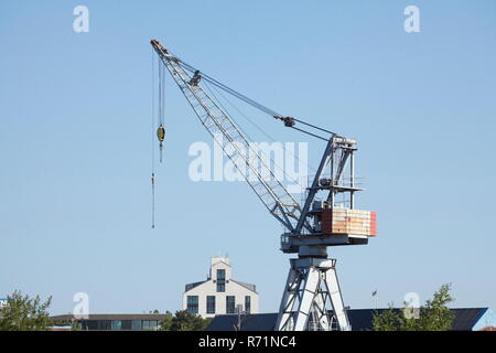 Ancienne grue dans Harburg harbour, Harburg, Hambourg, Allemagne, Europe I Alter Kran im Harburger Hafen, Harburg, Hamburg, Deutschland, Europa I Banque D'Images