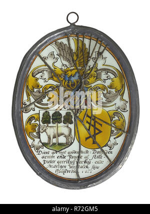 Design : Elie van Rijckevorsel ( ?) (1845 Rotterdam - Rotterdam 1928), fenêtre en verre peint, suspension d'armes de l'alliance avec Pieter G. Verbos et Maritgen van Stolk, peinture vitrail, verre peinture vitrail plomb métal armoiries de la famille de Pieter Gerritsz van Stolk Maritgen Verbosch et avec les boucliers d'argent à un boeuf avec trois arbres plantés en sol vert et or house marque avec casque et argent-vol d'or et argent-golden bâches et de texte sous ce blason : Sert dieu avec une bonne intention : partage les pauvres et les silencieux calme Pieter Gerritsz Verbos et Martgen Verstolck sijn h Banque D'Images