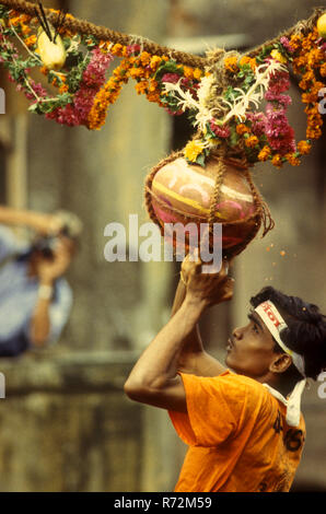 Dahi-Hundis, pyramide humaine, Janmashtami gokul ashtami govinda Festival, Bombay Mumbai, Maharashtra, Inde Banque D'Images