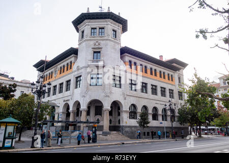 Voir l'historique du bureau de poste (Correos) bâtiment de la ville de Santander en Cantabrie, Espagne Banque D'Images