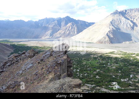 Montagnes autour , Hundar dans la vallée de Nubra, Ladkh Banque D'Images