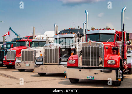 Big Rigs Grand Cœur 2018 rallye camion événement de collecte de fonds dans la région de Winkler, au Manitoba, Canada. Banque D'Images