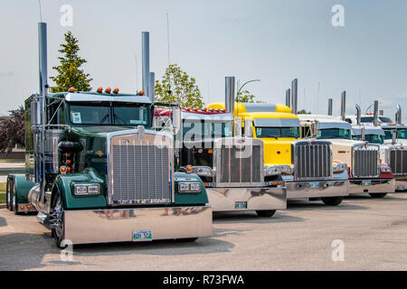 Big Rigs Grand Cœur 2018 rallye camion événement de collecte de fonds dans la région de Winkler, au Manitoba, Canada. Banque D'Images