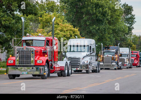 Big Rigs Grand Cœur 2018 rallye camion événement de collecte de fonds dans la région de Winkler, au Manitoba, Canada. Banque D'Images