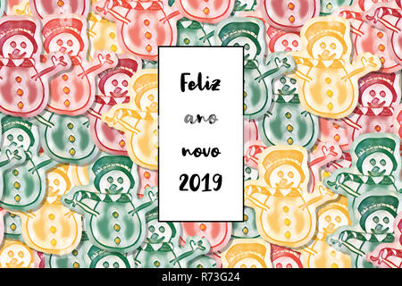 Feliz ano novo 2019 (carte de bonne année en portugais) avec bonhomme de couleur en arrière-plan Banque D'Images