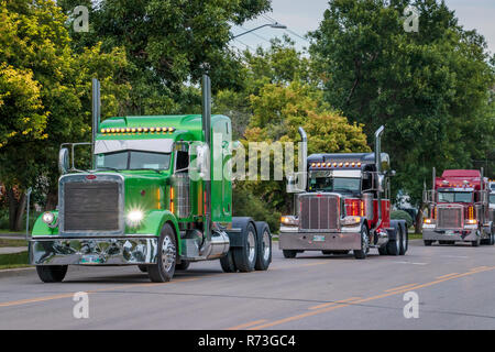 Big Rigs Grand Cœur 2018 rallye camion événement de collecte de fonds dans la région de Winkler, au Manitoba, Canada. Banque D'Images