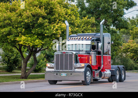 Big Rigs Grand Cœur 2018 rallye camion événement de collecte de fonds dans la région de Winkler, au Manitoba, Canada. Banque D'Images