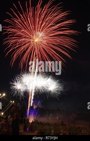 D'artifice à Sidmouth régate. L'est du Devon, Royaume-Uni. L'été, 2018 Banque D'Images