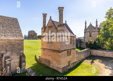 Certaines des autres bâtiments de Campden House construit par Sir Baptist Hicks en 1613 dans la ville de Cotswold, Chipping Campden Gloucestershire UK Banque D'Images