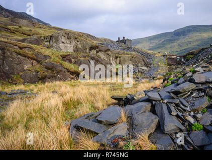 Ancienne mine d'ardoise fonctionnement à Blaenau Ffestiniog dans les montagnes de Snowdonia, le Nord du Pays de Galles. Banque D'Images