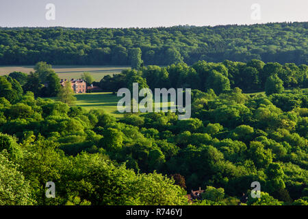 Wendover, England, UK - 26 mai 2017 : soleil du soir brille sur Chequers Cour, la country house retreat de l'UK premier-ministre, situé dans un parc dans le Banque D'Images