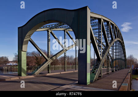 Halle an der Saale, Genzmerbrücke, erbaut 1903-1904 unter Stadtbaurat Genzmer, Länge 62 m Banque D'Images