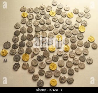 Amassez des pièces de monnaie romaines - une exposition permanente au British Museum, London, UK Banque D'Images