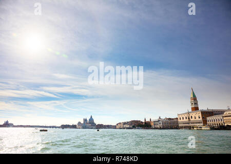 Vue éloignée de la ville de la lagune, Venise, Vénétie, Italie Banque D'Images