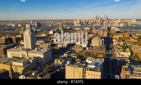 La Delaware River fournit une limite entre New York et du New Jersey et de Philadelphie à Camden Banque D'Images