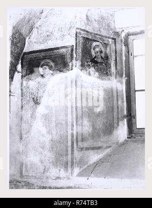 Ombrie Perugia Spoleto S. Domenico, c'est mon l'Italie, l'Italie Pays de l'histoire visuelle, vues extérieures de 13e-14e siècle, l'église restaurée en 1960 façade rayée, clocher, et les portails. Vues de l'intérieur révèlent une structure gothique avec de hauts plafonds, les arcs brisés, et une abside avec des vitraux. Des fragments conservés des fresques sont visibles dans les murs blancs. La plupart des vues sont des peintures et des fresques dans les trois chapelles et crypte. Dans la chapelle de Sainte Marie Madeleine sont nombreux cycles de fresques du début du 15ème siècle, le saint. Callicola la chapelle et la chapelle du Sacrement sont ba Banque D'Images