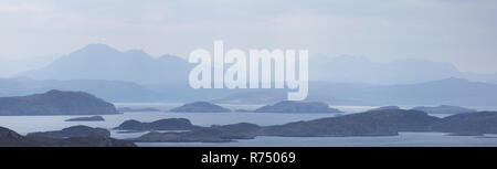 Les îles Summer à partir de la péninsule de Coigach, près de Ullapool, loin au nord ouest de l'Écosse, Highlands. Banque D'Images