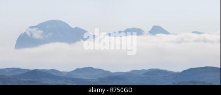 Suilven est l'une des plus distinctives dans les montagnes de l'Écosse, dans une région éloignée à Sutherland, Inverpolly National Nature Reserve dans les Highlands. Banque D'Images