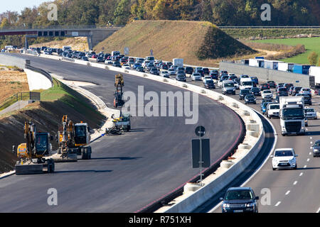 L'expansion de l'autoroute A8 près de Merklingen, Baden-WŸrttemberg, au nord-ouest d'Ulm, l'expansion à 3 voies par direction, la congestion du trafic sur le narr Banque D'Images