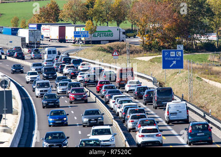 L'expansion de l'autoroute A8 près de Merklingen, Baden-WŸrttemberg, au nord-ouest d'Ulm, l'expansion à 3 voies par direction, la congestion du trafic sur le narr Banque D'Images