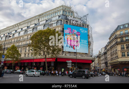 PARIS, FRANCE, LE 6 SEPTEMBRE 2018 - façade des Galeries Lafayette à Paris, France Banque D'Images