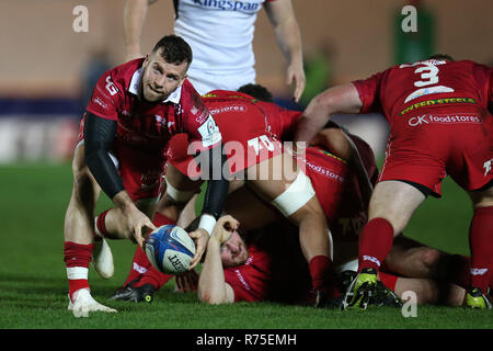 Llanelli, Royaume-Uni. 07Th Nov, 2018. Gareth Davies des Scarlets en action. V Scarlets Ulster Rugby, Heineken Cup champions européens, piscine 4 match au Parc y Scarlets de Llanelli, Galles du Sud Le vendredi 7 décembre 2018. Photo par Andrew Andrew/Verger Verger la photographie de sport/Alamy Live News Crédit : Andrew Orchard la photographie de sport/Alamy Live News Banque D'Images