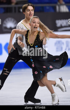 Vancouver, Canada. 7 Décembre, 2018. Arina Ushakova et Maxim Nekrasov de Russie concurrence dans le concours de danse sur glace junior à Vancouver, Canada, 7 décembre 2018. Crédit : Andrew Soong/Xinhua/Alamy Live News Banque D'Images